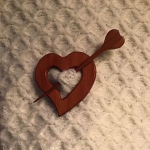 Heart wood scarf holder